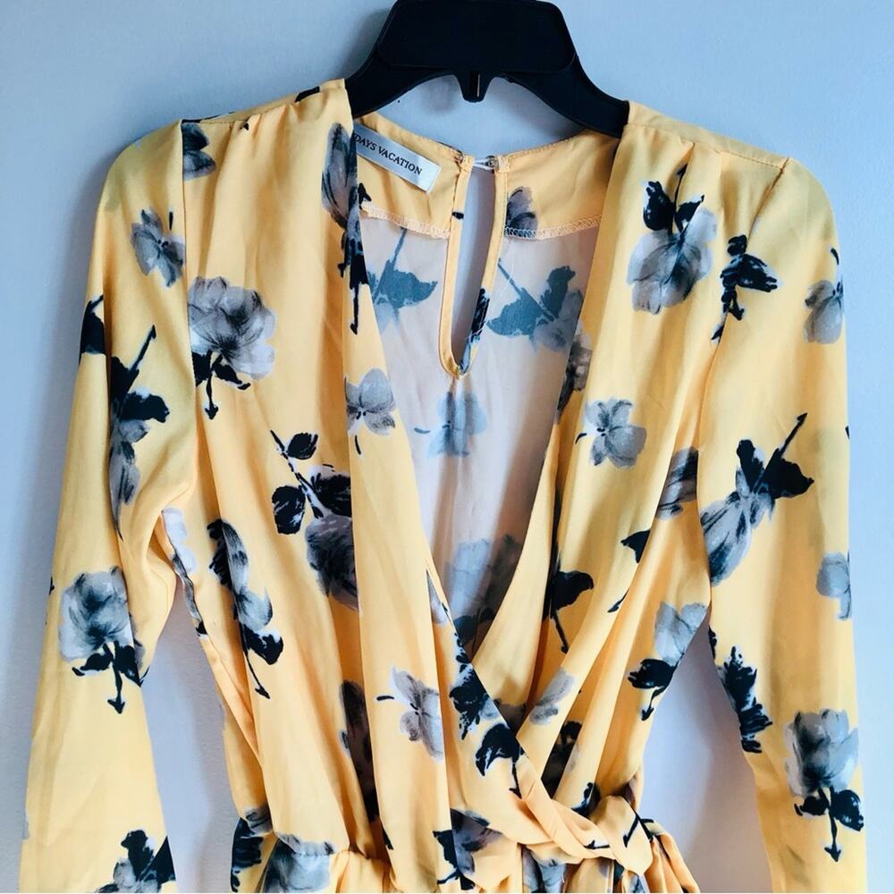 Resort Wear 7Days Vacation Floral Faux Wrap Yellow Romper Women’s Size S - Picture 3 of 11